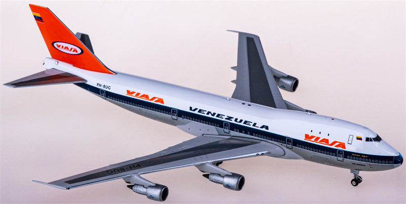 Phoenix KLM Boeing 747-200 PH-BUG 1:400 Diecast Model view 2