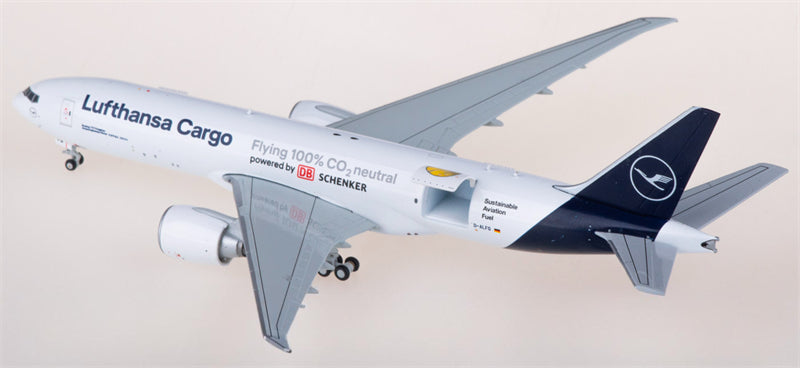 JC Wings Lufthansa Cargo Boeing 777-200LRF D-ALFG 1:400 Diecast Model view 2