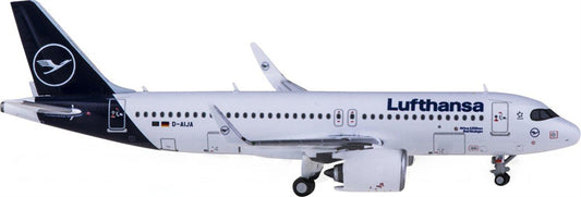 Geminijets Lufthansa Airbus A320neo D-AIJA 1:400 Diecast Model view 1