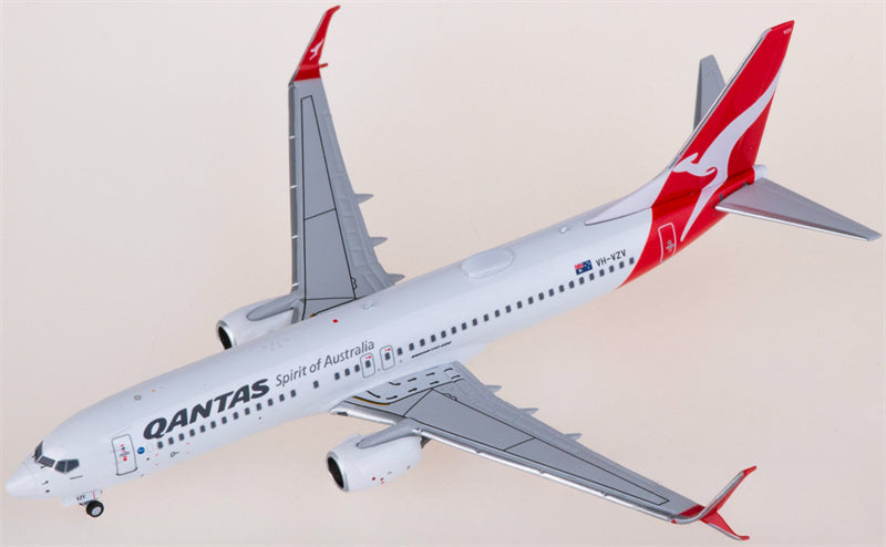 NG Models Qantas Boeing 737-800 VH-VZV 1:400 Diecast Model view 3