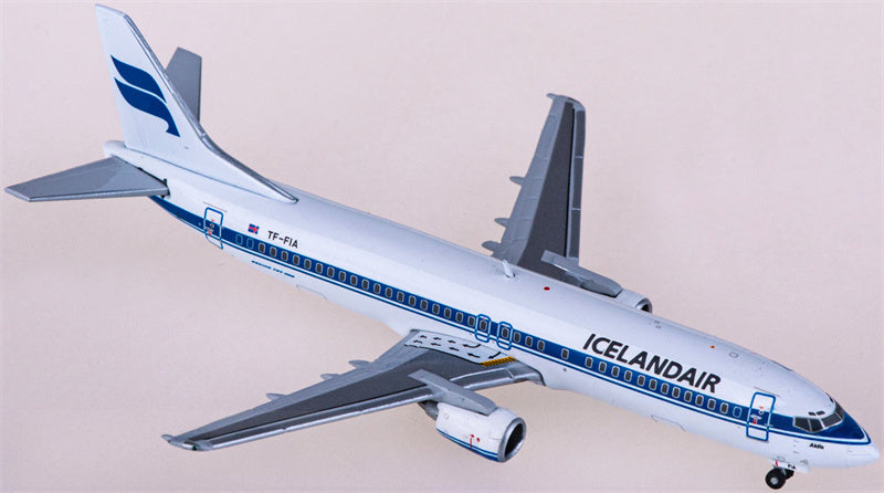 JC Wings Icelandair Boeing 737-400 TF-FIA 1:400 Diecast Model view 1