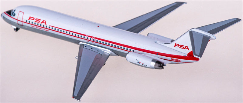 AeroClassics PSA for McDonnell Douglas DC-9-32 N982PS 1:400 Airplane Pre-built  Airliner Model Display