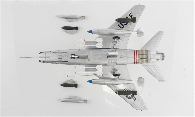 HOBBY MASTER USAF F-100D 307th TFS 1:72 Model 1965 Super Sabre Bien Hoa AB 55-3712