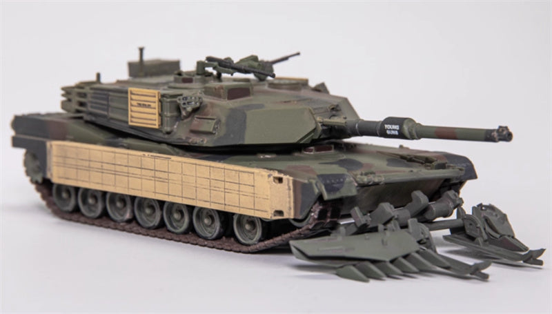 Dragon M1A1 AIM TUSK W/Mine Plow (Travel Mode) 1:72 Tank Pre-built Model