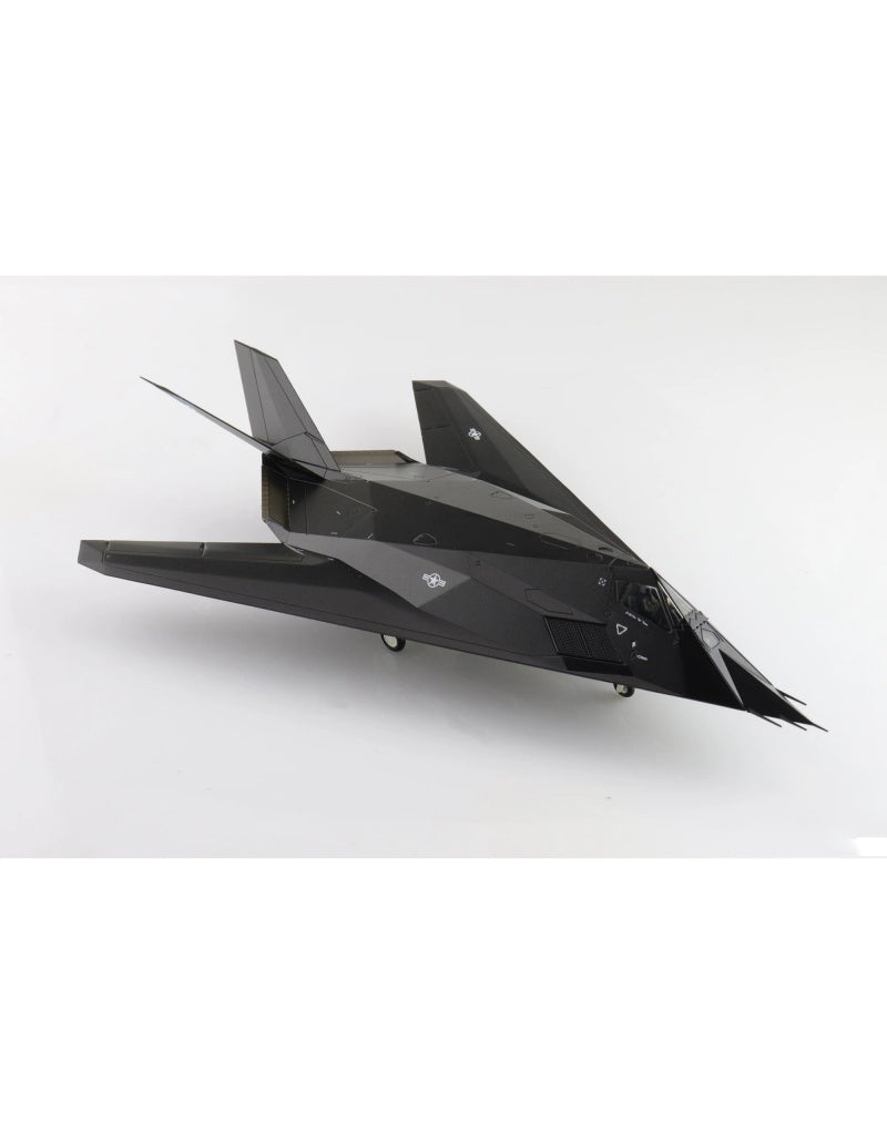 HOBBY MASTER US Air Force F-117A Nighthawk  1:72 Model 2022   84-0809