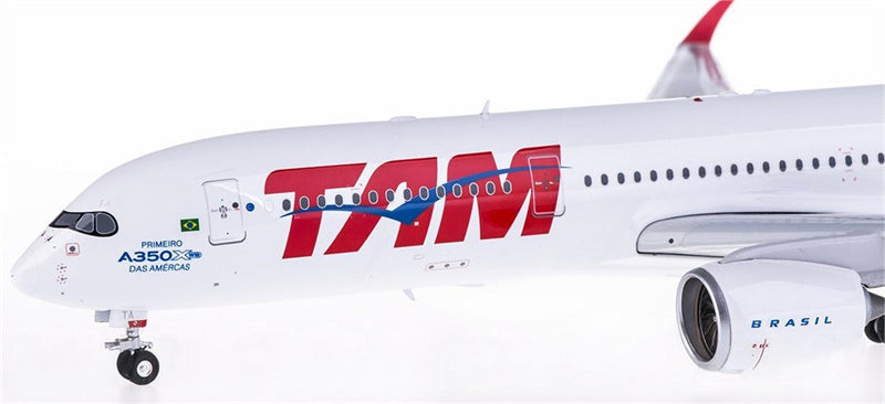 Eagle TAM Airbus A350-900 PR-XTA 1:200 Diecast Model view 4