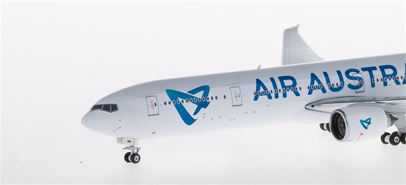 Phoenix Air Austral Boeing 777-300ER F-OREU 1:400 Diecast Model view 4