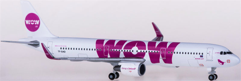 Herpa WOW air Airbus A321 TF-DAD 1:500 Diecast Model view 3