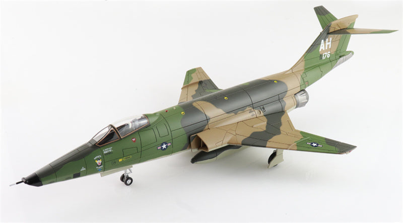 HOBBY MASTER RF-101C Voodoo Gerry's Clown AF56-176 45th TRS Polka Dots 1969 1:72 Aircraft Pre-built Model
