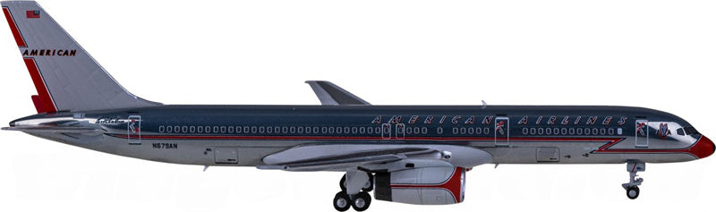 NG Models American Airlines Boeing 757-200 N679AN 1:400 Diecast Model view 4