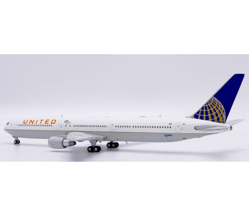 JC Wings 1:400 United Airlines B767-400ER N76064  DIECAST Model