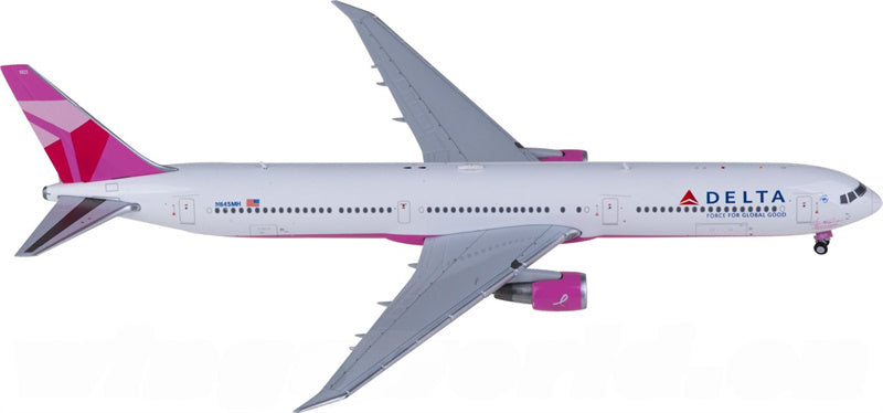 Geminijets Delta Air Lines Boeing 767-400ER N845MH 1:400 Diecast Model view 3