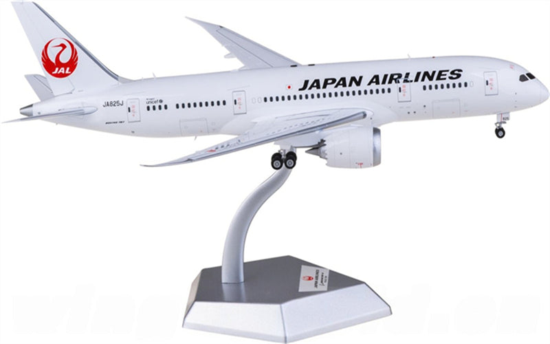 SQ Wings Japan Airlines Boeing 787-8 JA825J 1:200 Diecast Model view 2