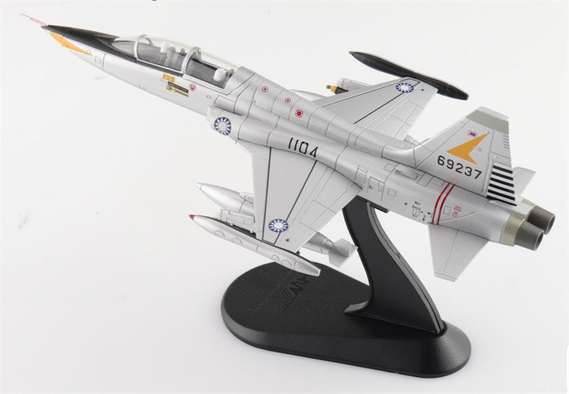 HOBBY MASTER F-5B Freedom Fighter 1104/66-9237 ROCAF 1960s 1:72 Aircraft Pre-built Model