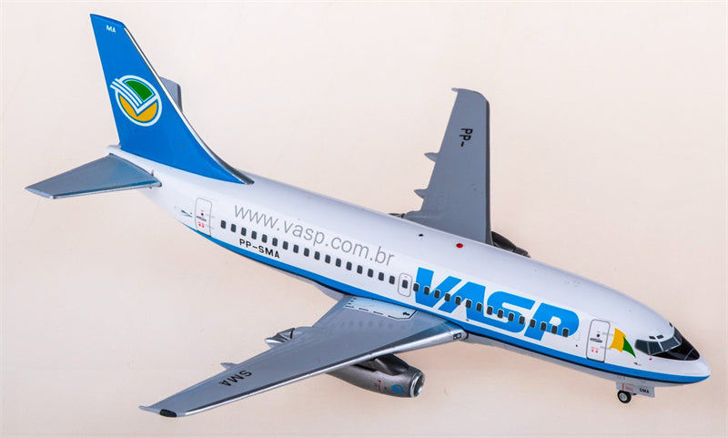 JC Wings 1:200 VASP Boeing 737-200 PP-SMA Diecast Model view 3