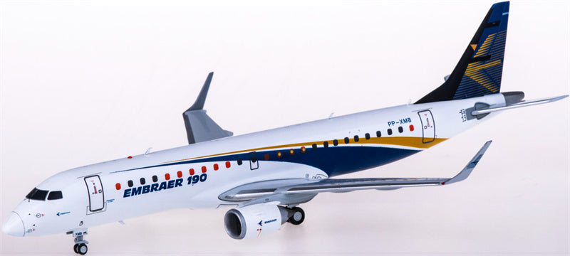 JC Wings Embraer ERJ-190 PP-XMB 1:200 Airplane Pre-built  Airliner Model Display