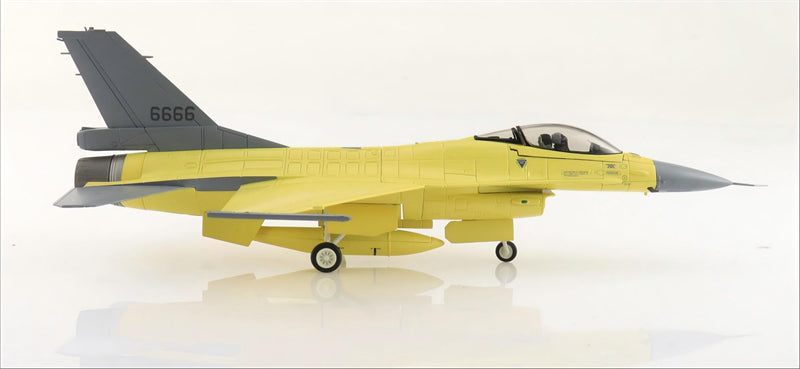 HOBBY MASTER ROCAF F-16V 17 SQN 1:72 Model 2023 Limited Edition Yellow Viper 6666