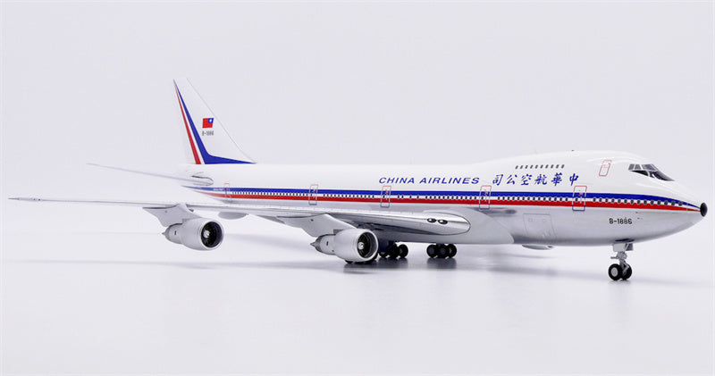 JC Wings 1:200 China Airlines Boeing 747-200 B-1886 Diecast Model view 4