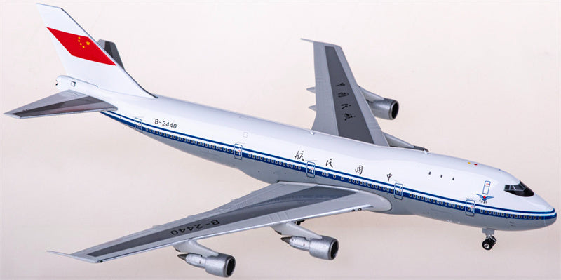 Phoenix 1:400 CAAC Boeing 747 B-2440 Diecast Model view 4