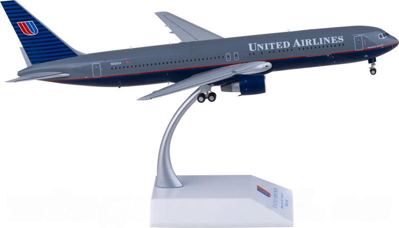 JC Wings United Airlines Boeing 767-300ER N666UA 1:200 Diecast Model view 1