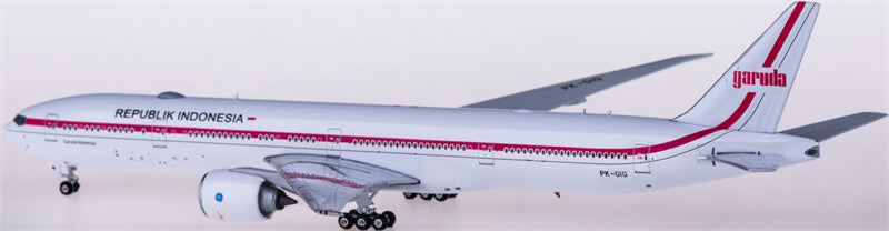 Phoenix Garuda Indonesia Boeing 777-300ER PK-GIG 1:400 Diecast Model view 3