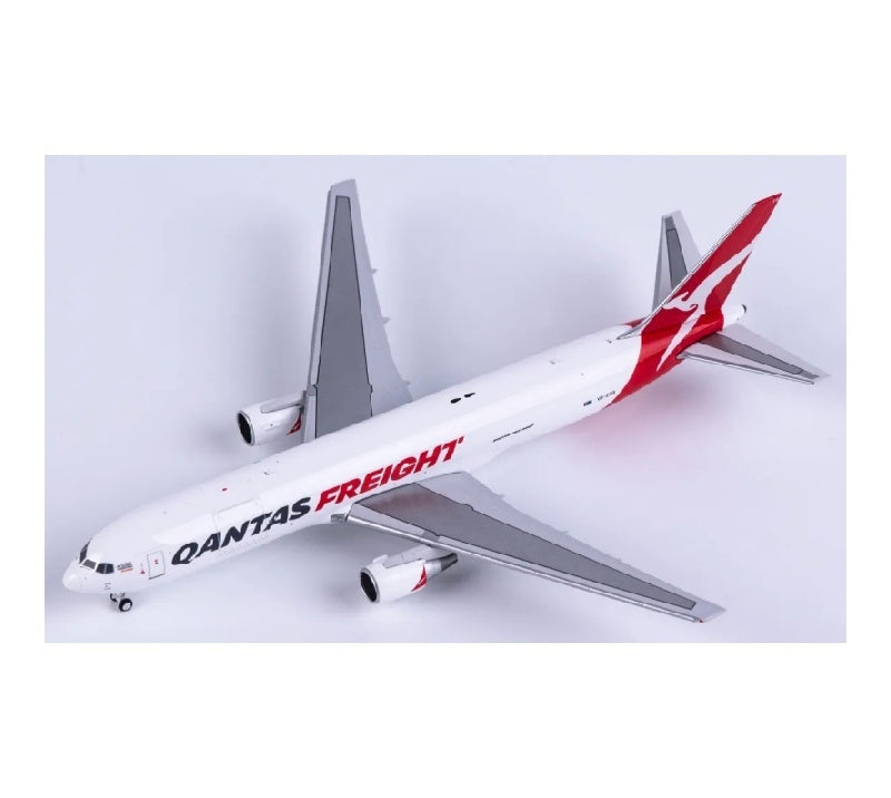 Panda Model 1:400 Qantas Boeing 767-300 VH-EFR  DIECAST Model
