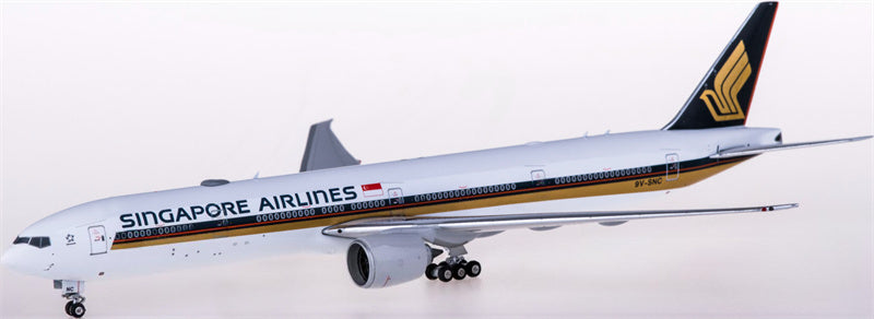 Phoenix Singapore Airlines Boeing 777-300ER 9V-SNC 1:400 Diecast Model view 1