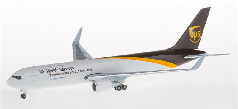 Hogan UPS Boeing 767-300 Cargo 1:400 Diecast Model view 4