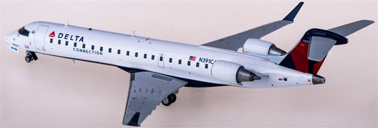 Geminijets Delta Air Lines for Bombardier CRJ700ER N391CA 1:200 Airplane Pre-built  Airliner Model Display