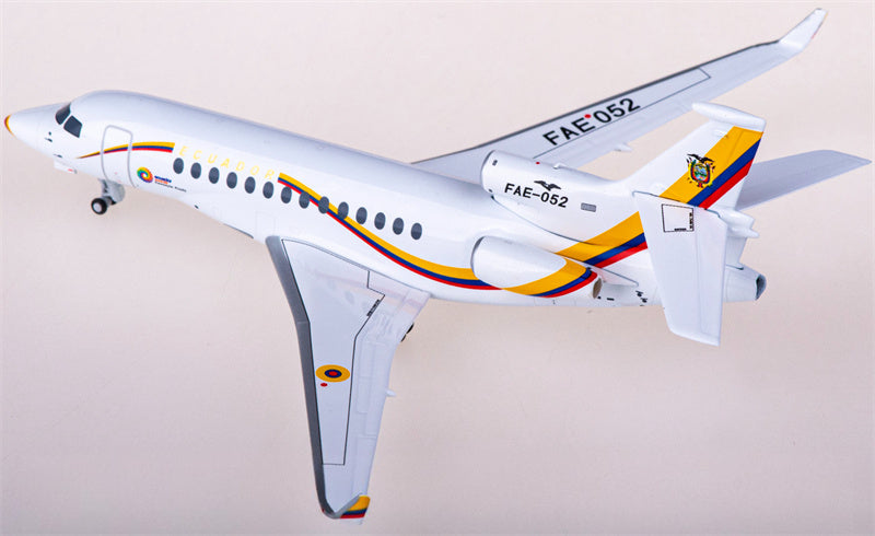 NG Models Ecuadorian Air Force Dassault Falcon 7X FAE-052 1:200 Diecast Model view 4