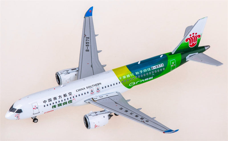 Phoenix 1:400 China Southern Comac C919 B-657X Diecast Model view 1