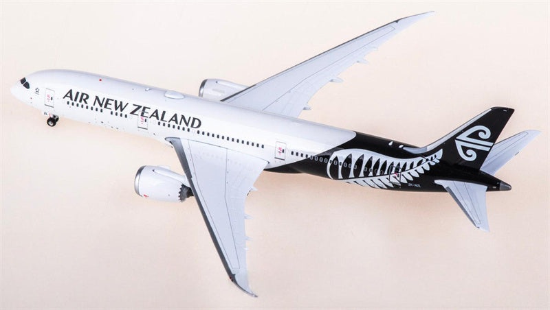 Phoenix New Zealand Boeing 787-9 ZK-NZL 1:400 Aircraft Model