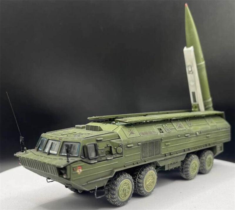 AM Soviet Guard Spider (SS-23) Oka Tactical Ballistic Missile Pure green coating 1:72 Tank Pre-built Model