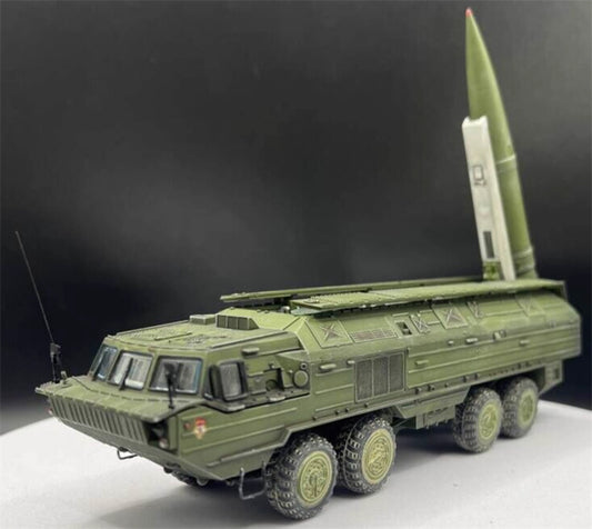 AM Soviet Guard Spider (SS-23) Oka Tactical Ballistic Missile Pure green coating 1:72 Tank Pre-built Model