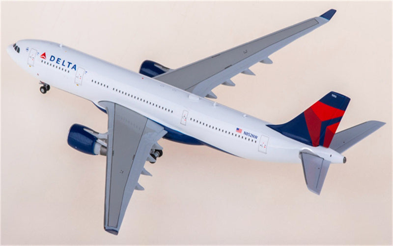 Geminijets Delta Airlines Airbus A330-200 N852NW 1:400 Diecast Model view 3