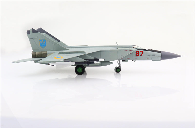 HOBBY MASTER MIG-25PDS Foxbat Red 87 933rd FAR Air Defense of Ukraine 1995 1/72 Aircraft Pre-built Model