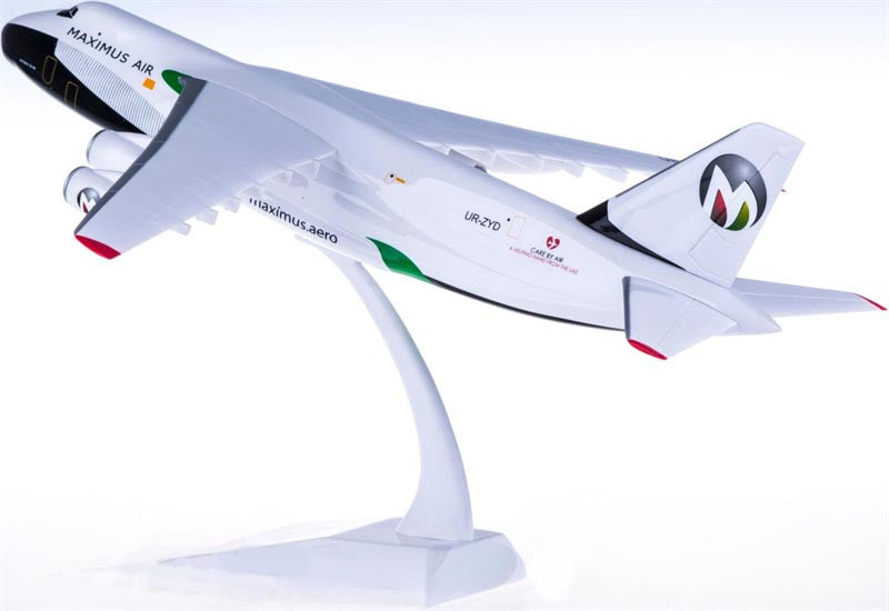 YRD Maximus Air Antonov An-124 UR-ZYD 1:200 ABS Model view 2