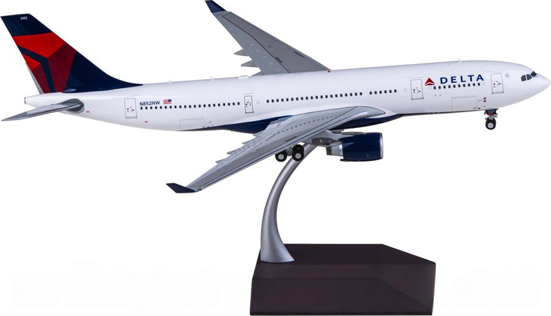 Geminijets 1:200 Delta Air Lines Airbus A330-200 N852NW Diecast Model view 3
