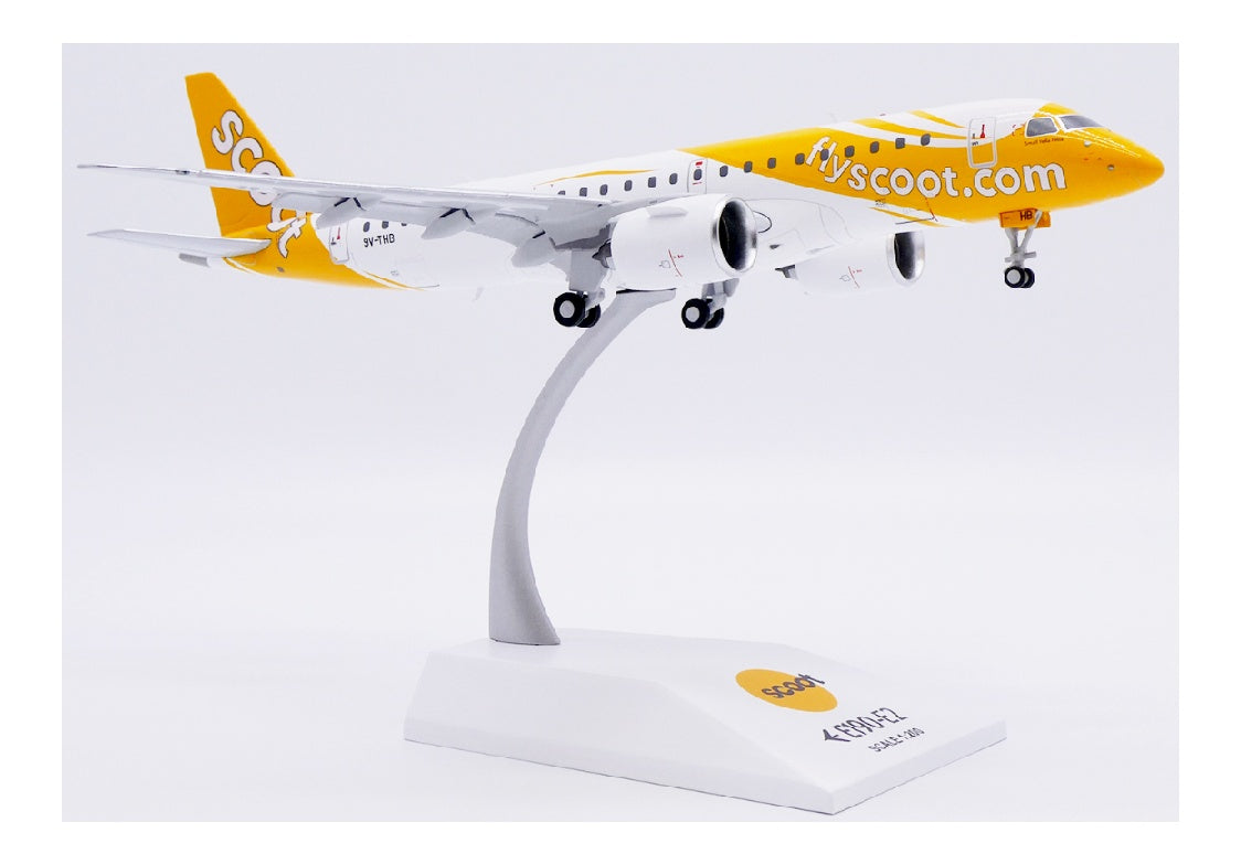 JC Wings 1:200 Scoot Embraer E190-E2 9V-THB Flaps Down DIECAST Model