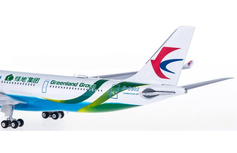 Phoenix China Eastern Airbus A330-200 B-5902 1:400 Aircraft Pre-built  Airliner Model Display