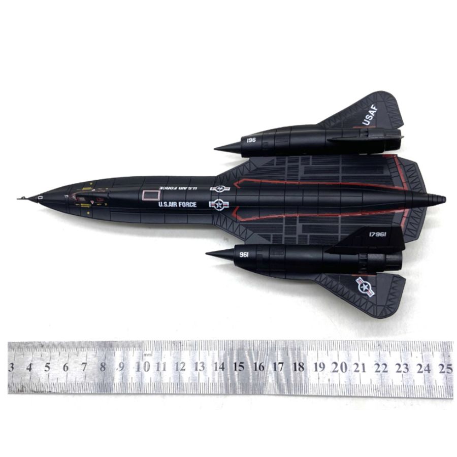 FLOZ US Air Force Lockheed SR-71 Blackbird Reconnaissance Aircraft 1:144 Aircraft Pre-built Model