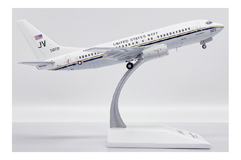 JC Wings 1:200 US Navy Boeing C-40A Clipper 165829  DIECAST Model