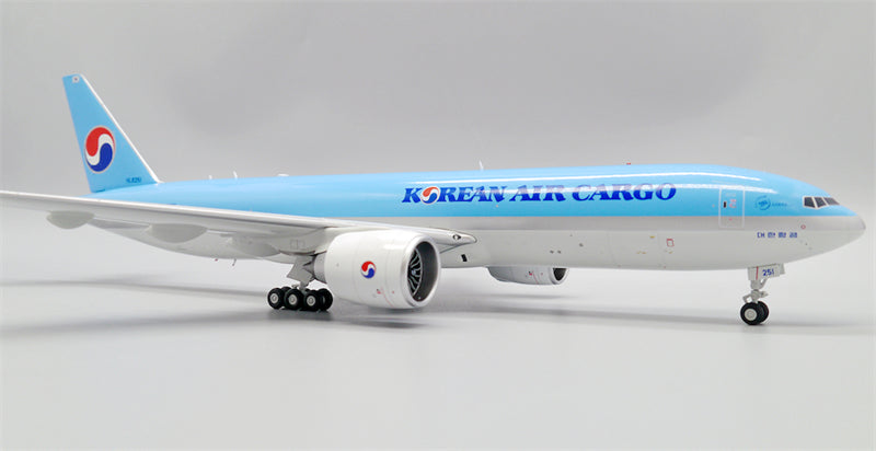 JC Wings 1:200 Korean Air Cargo Boeing 777-200F HL8251 Diecast Model view 9