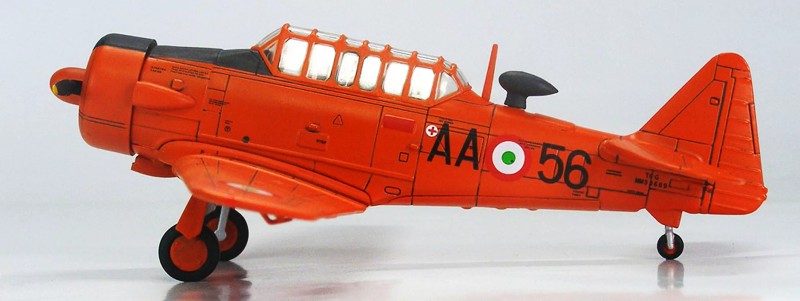 HOBBY MASTER Aeronautica Militare T-6 Texan Accademia Aeronautica Napoli 1:72 Model 1955   AA+56