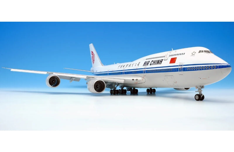 SQ Wings 1:200 Air China B747-8I B-2481 Flaps down DIECAST Model