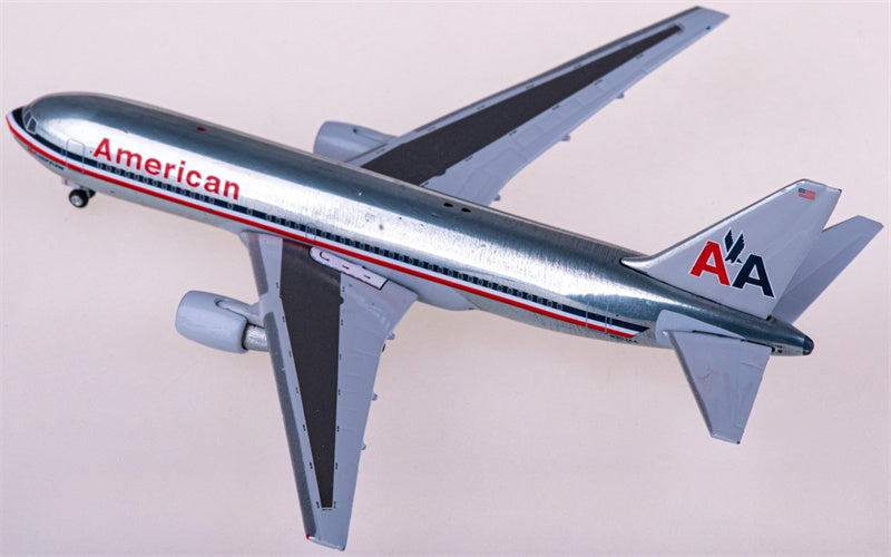 AeroClassics American Airlines Boeing 767-200 N303AA 1:400 Diecast Model view 2