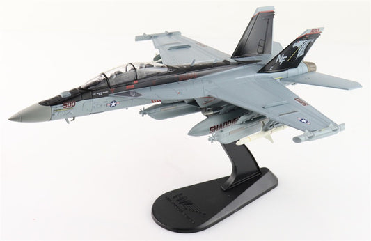 HOBBY MASTER E/A-18G Growler US Navy Shadowhawks 166928 VAQ-141 USS George 2013 1:72 Aircraft Pre-built Model