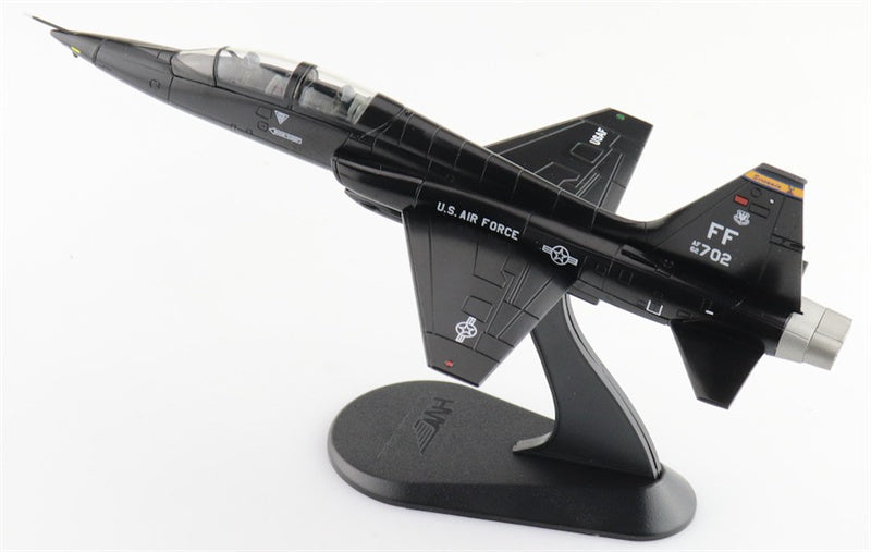 HOBBY MASTER T38A Talon 62-3702 7th FTS Hampton Langley AFB 2023 1:72 Aircraft Pre-built Model