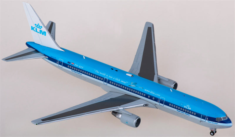 JC Wings KLM Boeing 767-300ER PH-BZF 1:400 Diecast Model view 2