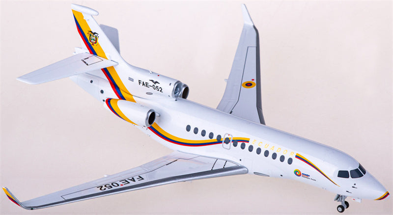 NG Models Ecuadorian Air Force Dassault Falcon 7X FAE-052 1:200 Diecast Model view 3